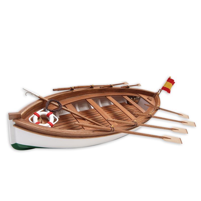 Scale model of the J.S. Elcano lifeboat, showcasing wooden craftsmanship and naval history from the Spanish exploration era.