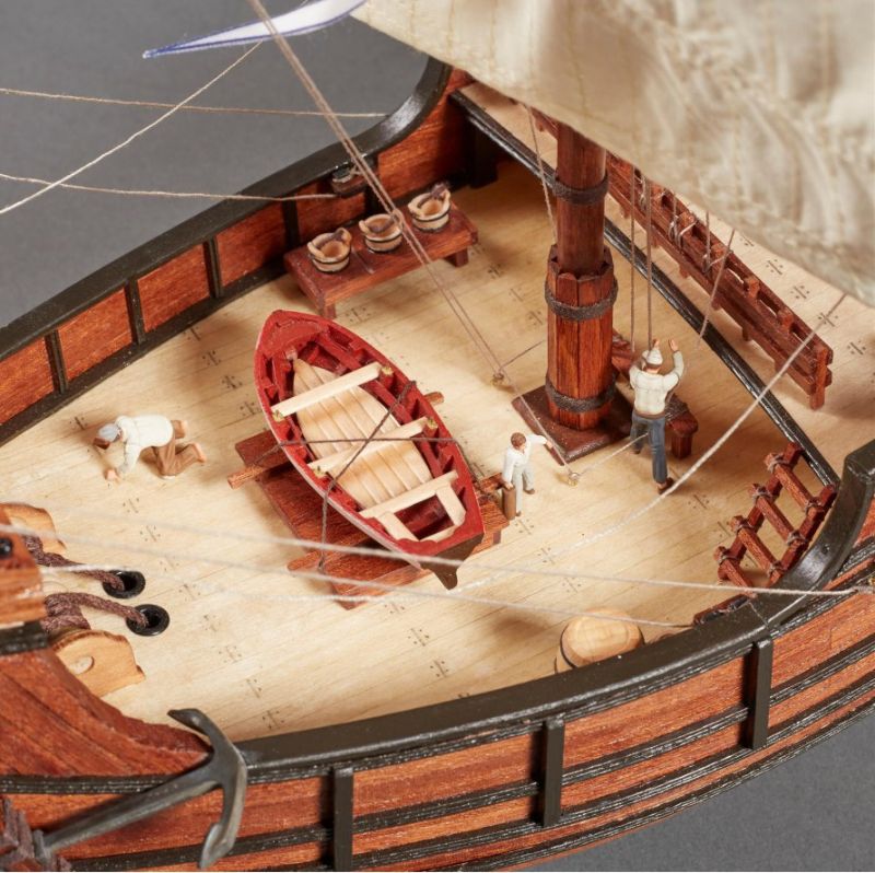 Figurines - 10 figures for Santa Maria