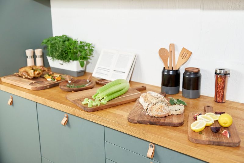 Board w/ Handle - Cole and Mason Barkway Acacia (Large)