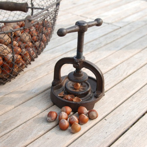 Nutcracker - Cast Iron Vintage (14 x 14 x 17cm)