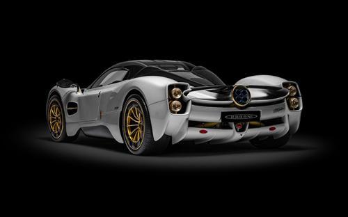 Pocher Pagani Utopia Coupe 1/8 Model Kit Bianco Perla