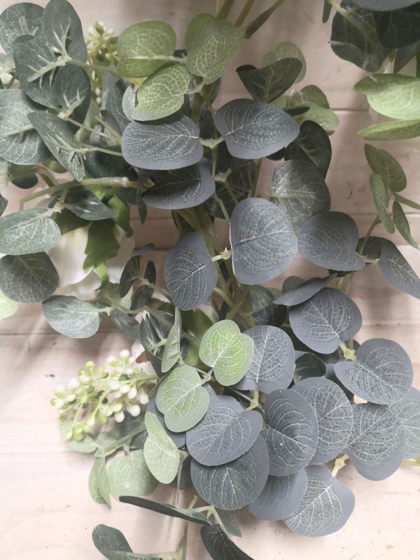 Eucalyptus – 180cmFull Eucalyptus Leaf Garland with Roses
