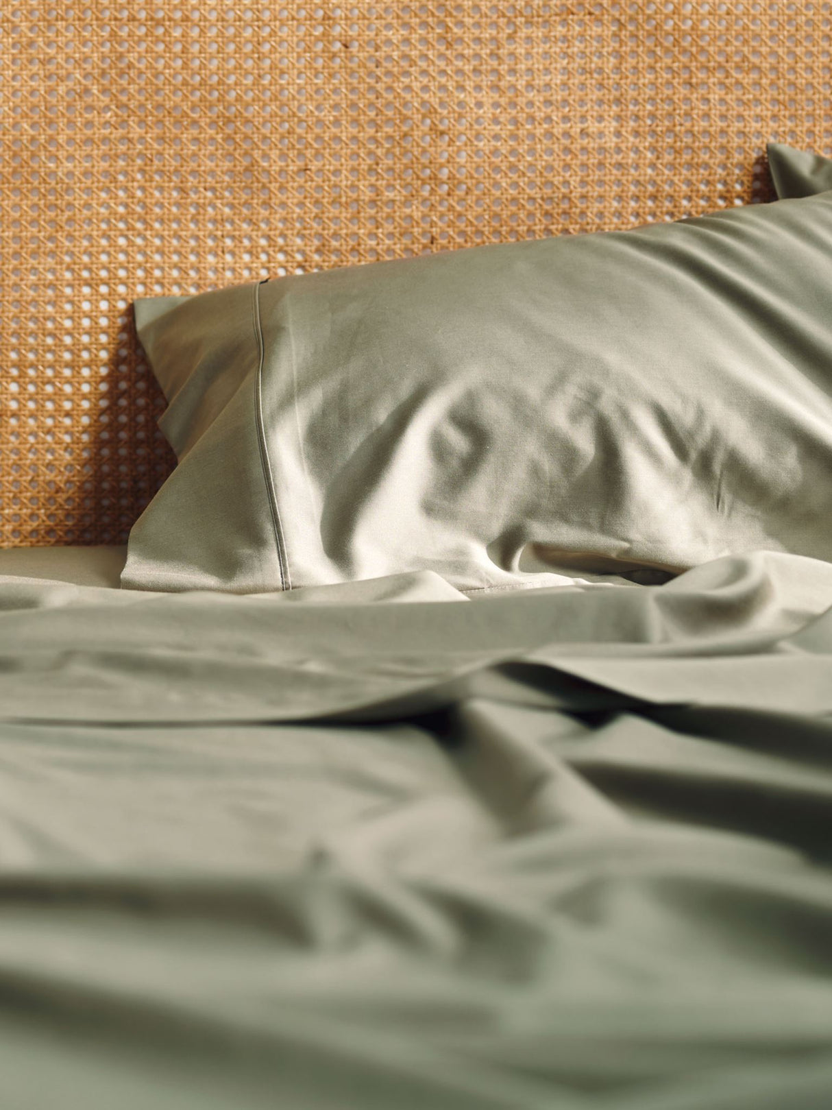 Split Super King - 500T Bamboo Cotton Blend Sheet Set by Savona - Olive