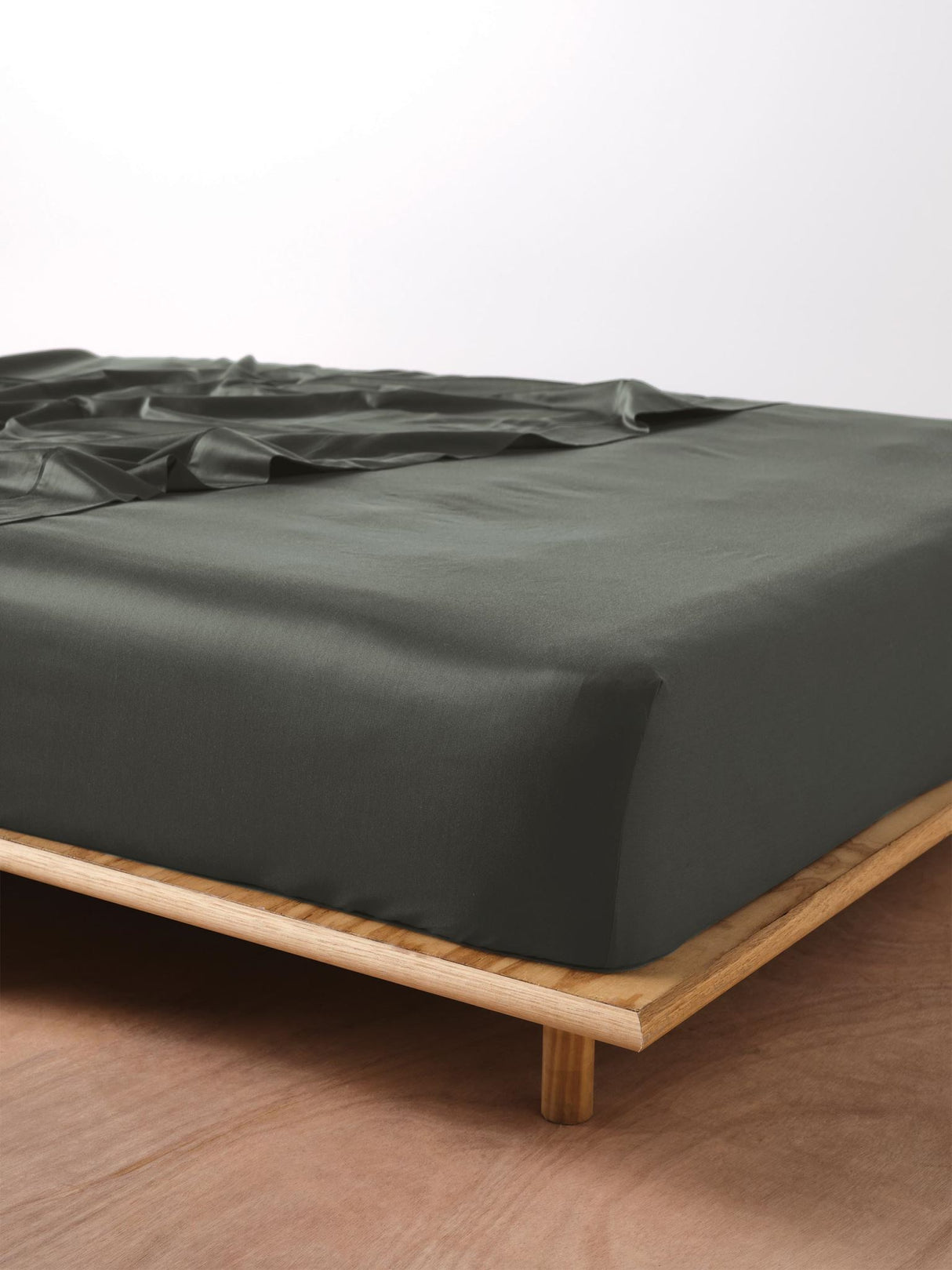 Double - 500T Bamboo Cotton Blend Fitted Sheet by Savona - Steel Grey