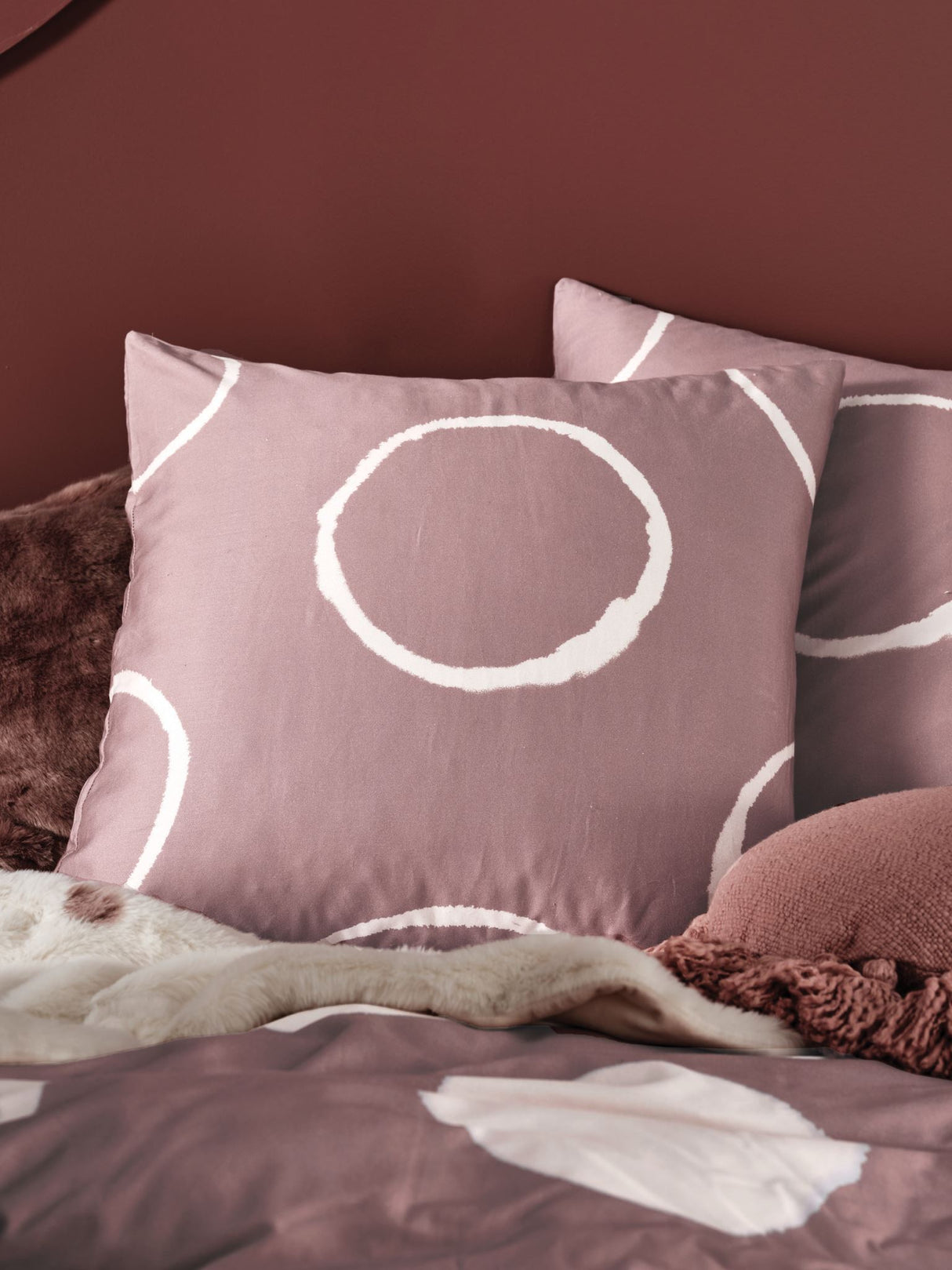 Luxurious super king duvet cover set in soft neutrals and dusky pinks with a tie-dye design, made from 100% cotton sateen.
