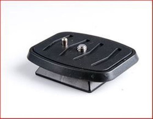 Quick release plate designed for easy attachment to INCA I5858D tripod for swift camera mounting.
