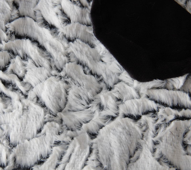 Throw / Blanket - Rose Design Fur - 150 x 180
