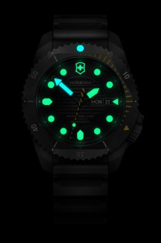 Watch - VICTORINOX Dive Pro Auto 43mm Black Rubber Strap Black Dial/Case