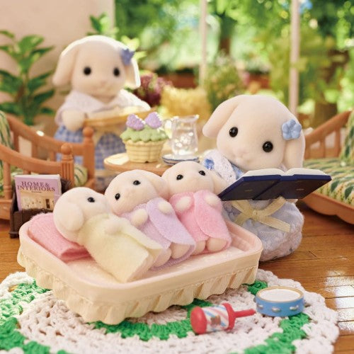 Sylvanian Families Playset - Flora Rabbit Family NET