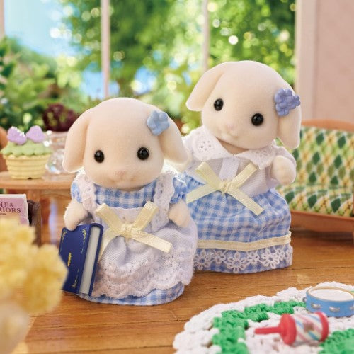 Sylvanian Families Playset - Flora Rabbit Family NET