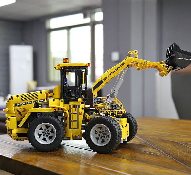 Building Model Kit - Mould King BULLDOZER RC