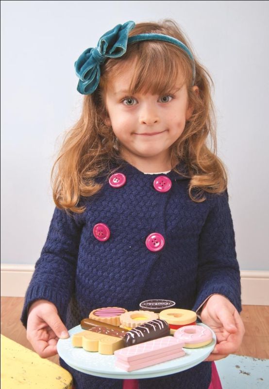 Wooden Biscuit & Plate Set - Le Toy Van