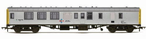 Hornby Balfour Beatty Mk1 BSK Staff Coach model, featuring Era 9 detailing and classic British Railways design.