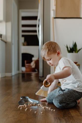 TinyTeam Mini DustpanBrush Whte FC14608W