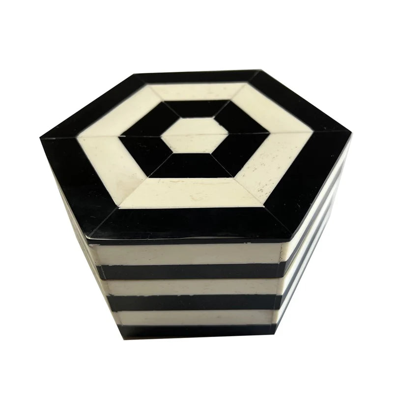 Ornament - BLACK AND WHITE BOX 15x15x7CM