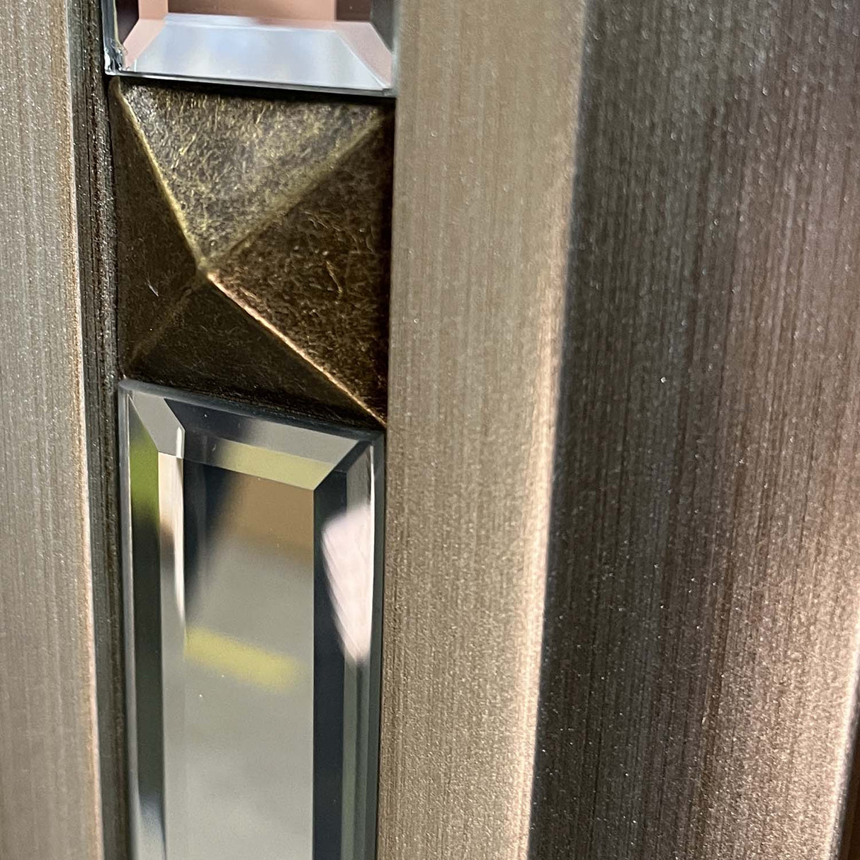 BEVELED CENTRE MIRRORED SEGMENT DRESS MIRROR 147X61CM