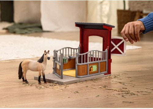 Schleich - Ponybox with mustang mare