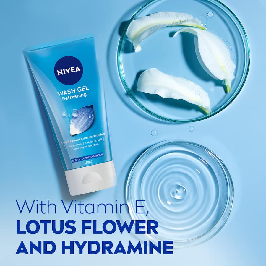 Nivea Facial Wash Gel Refreshing with Lotus Flower and Vitamin E for deep cleansing and hydration, ideal for normal and combination skin.