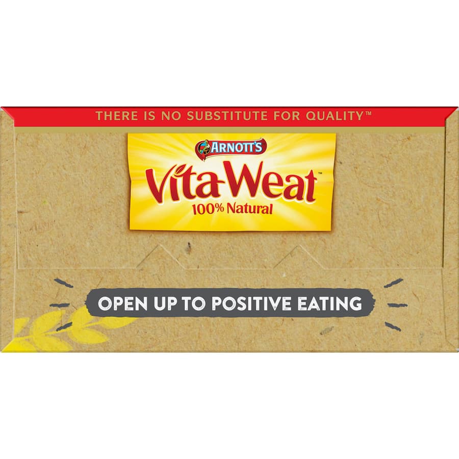 Crispbread infused with cracked pepper, made from 100% natural ingredients, perfect for healthy snacking.