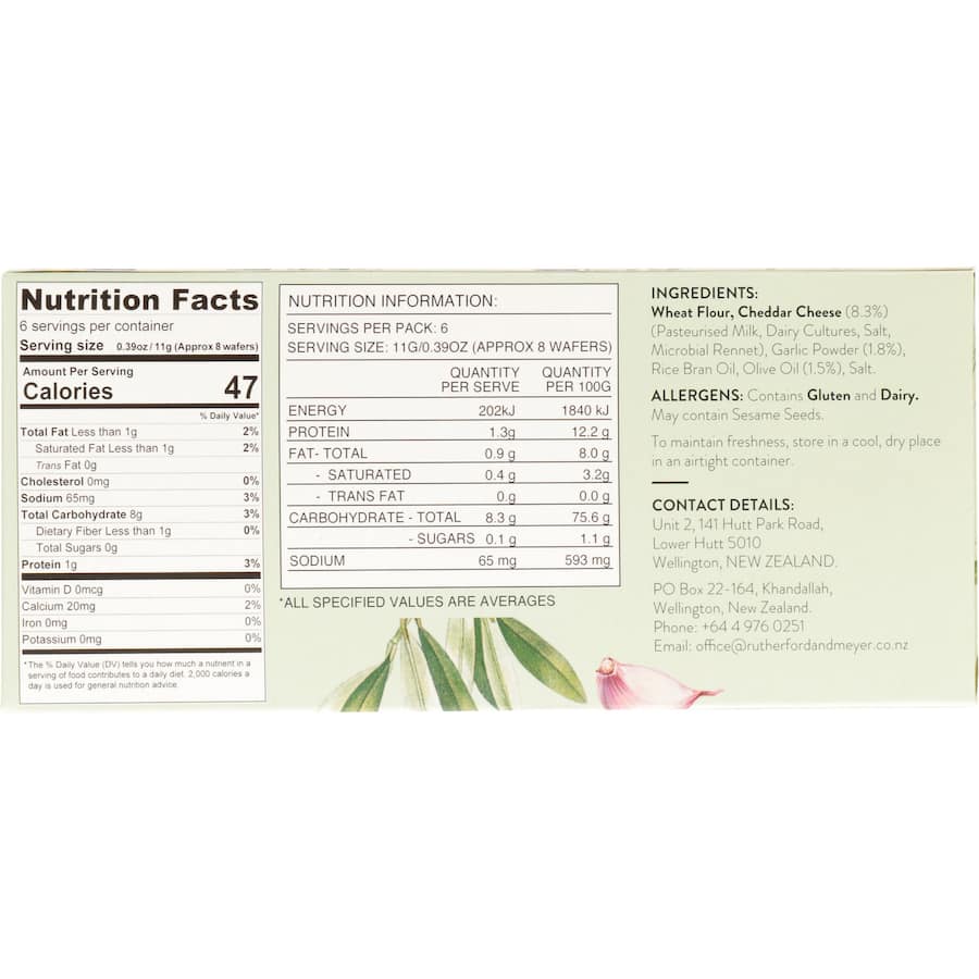 Crispy garlic and olive oil wafers, perfect for pairing with cheese and dips for a gourmet snacking experience.