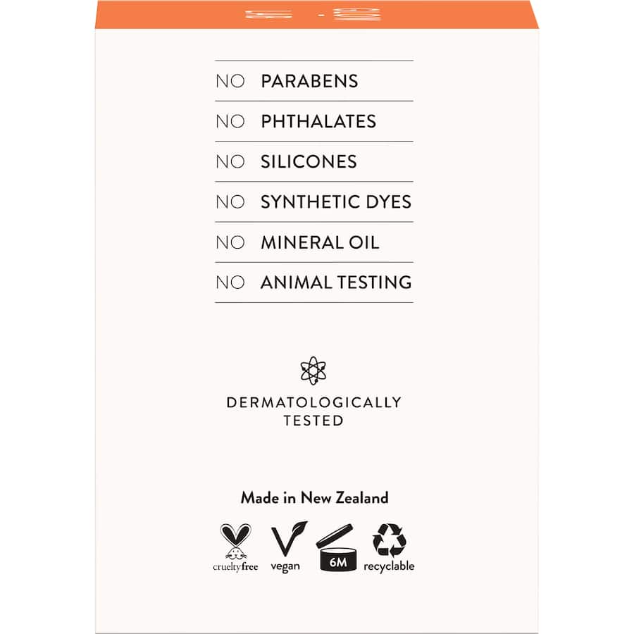 Glow Lab Night Cream Vitamin C, a rich night cream with Kakadu Plum, boosts hydration and enhances skin luminosity overnight.