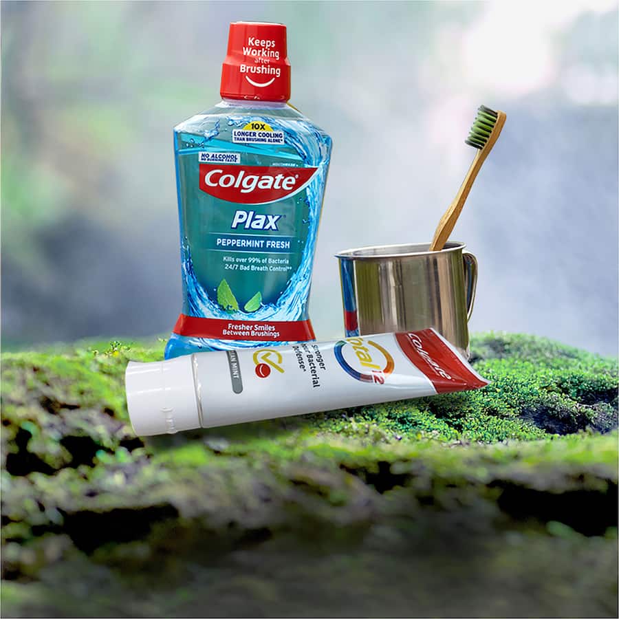 Colgate Total Antibacterial Toothpaste Whitening in 115g, promotes a brighter smile and 12-hour antibacterial protection.