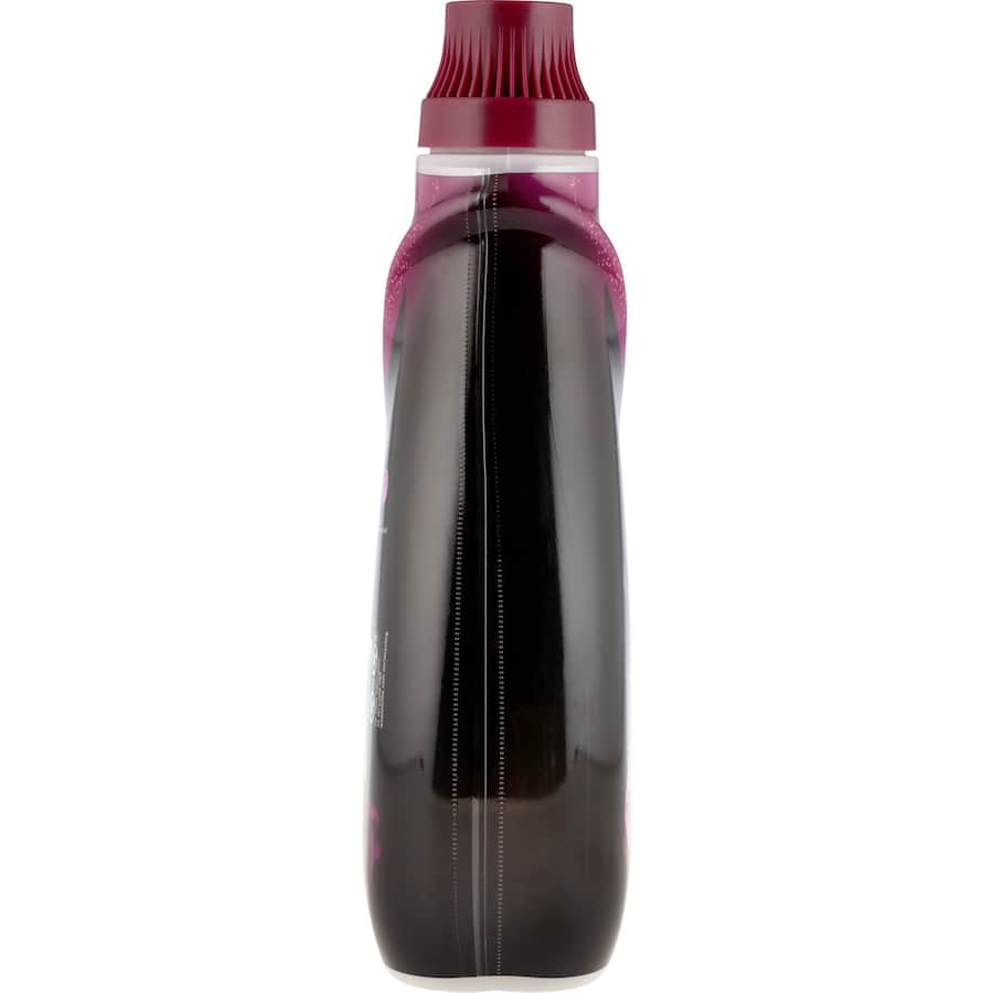 Soften Fabric Softener Concentrated Elegant Night enhances laundry with luxurious softness and a long-lasting enchanting fragrance.