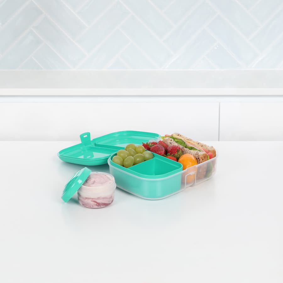 Sistema To Go Ribbon Lunch Container 1.1L with locking lid, removable compartments, and Mini Bite Pot for fresh meal storage.