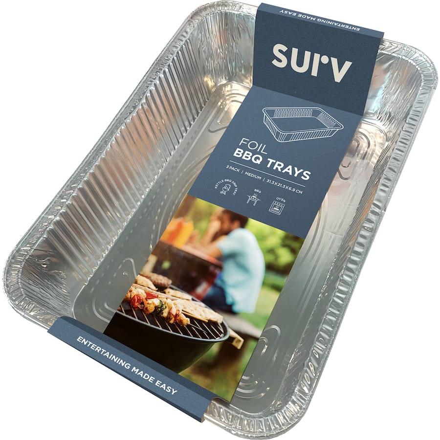 Eco-friendly medium foil tray for BBQs, ideal for grilling meats and veggies without the cleanup hassle.