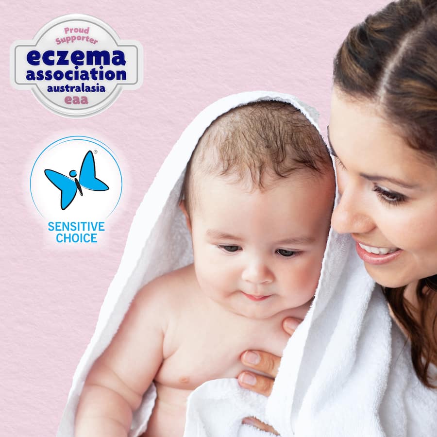 Cuddly Concentrate Fabric Softener for sensitive skin, offering luxurious softness and hypoallergenic care, 1L for 40 washes.