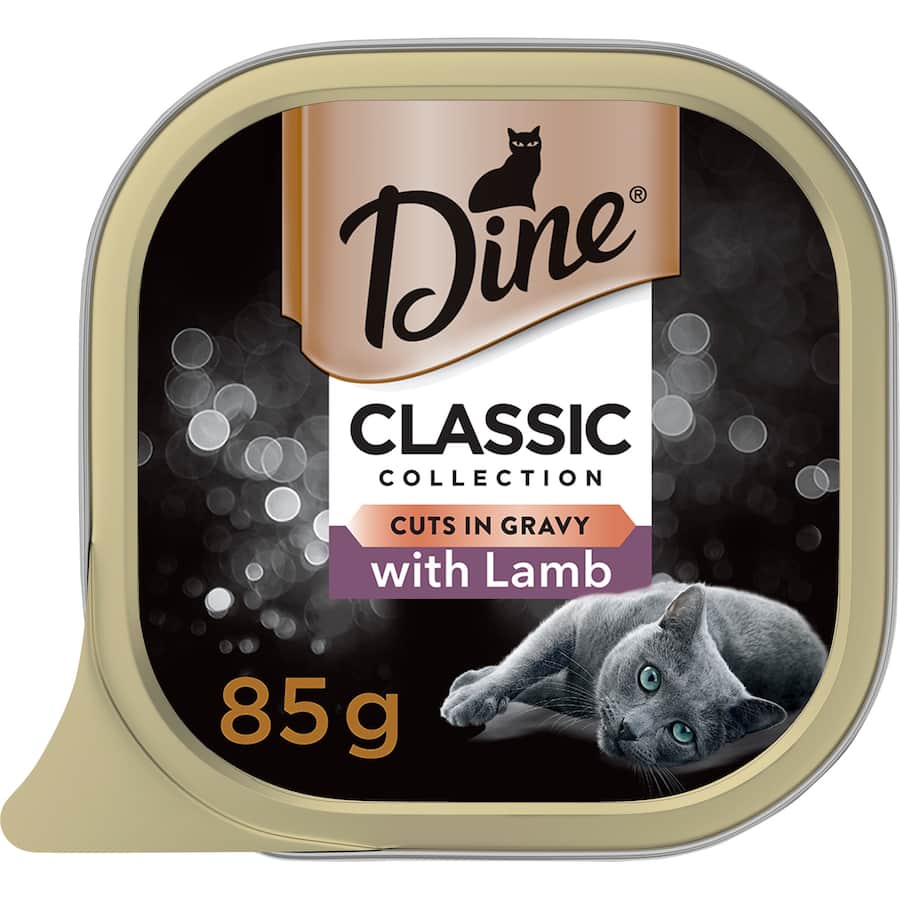 Wet cat food tray featuring tender lamb cuts in rich gravy, designed for gourmet dining for adult cats.