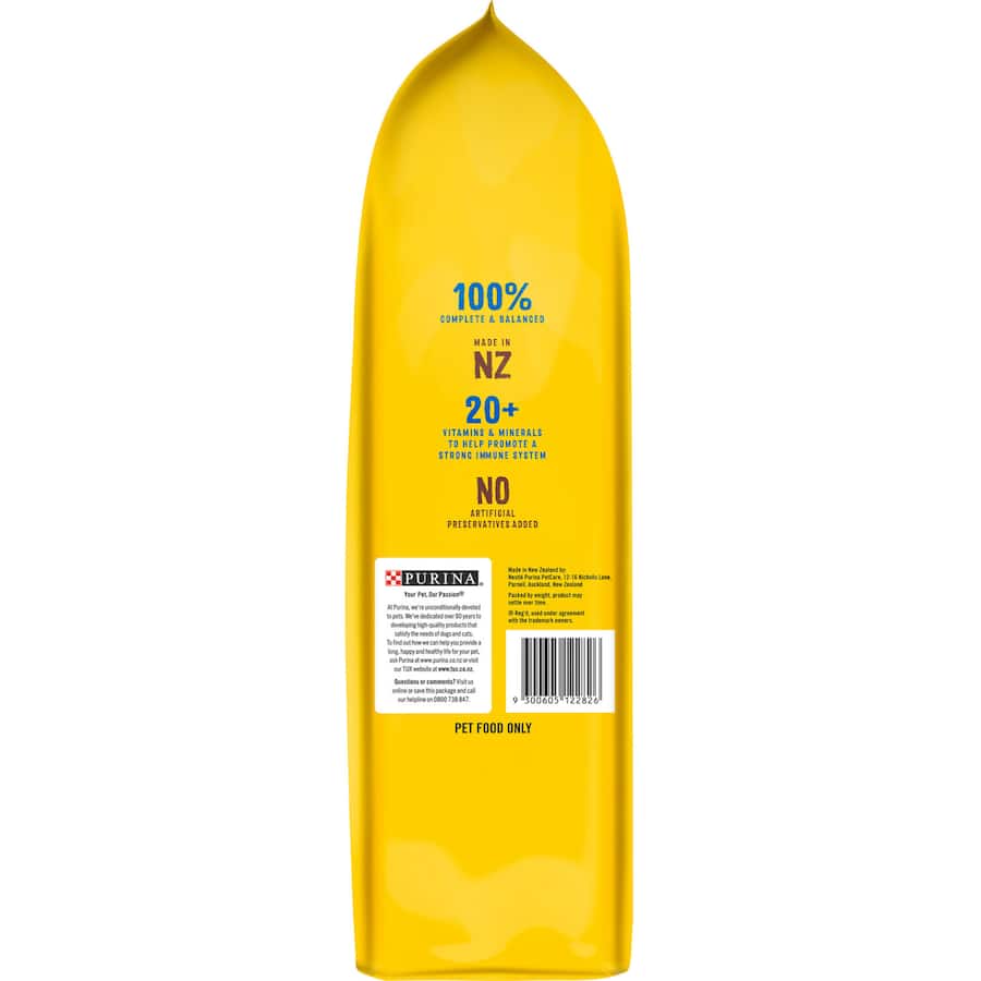 Bite-sized kibble made with premium NZ beef, providing complete nutrition for active adult dogs.