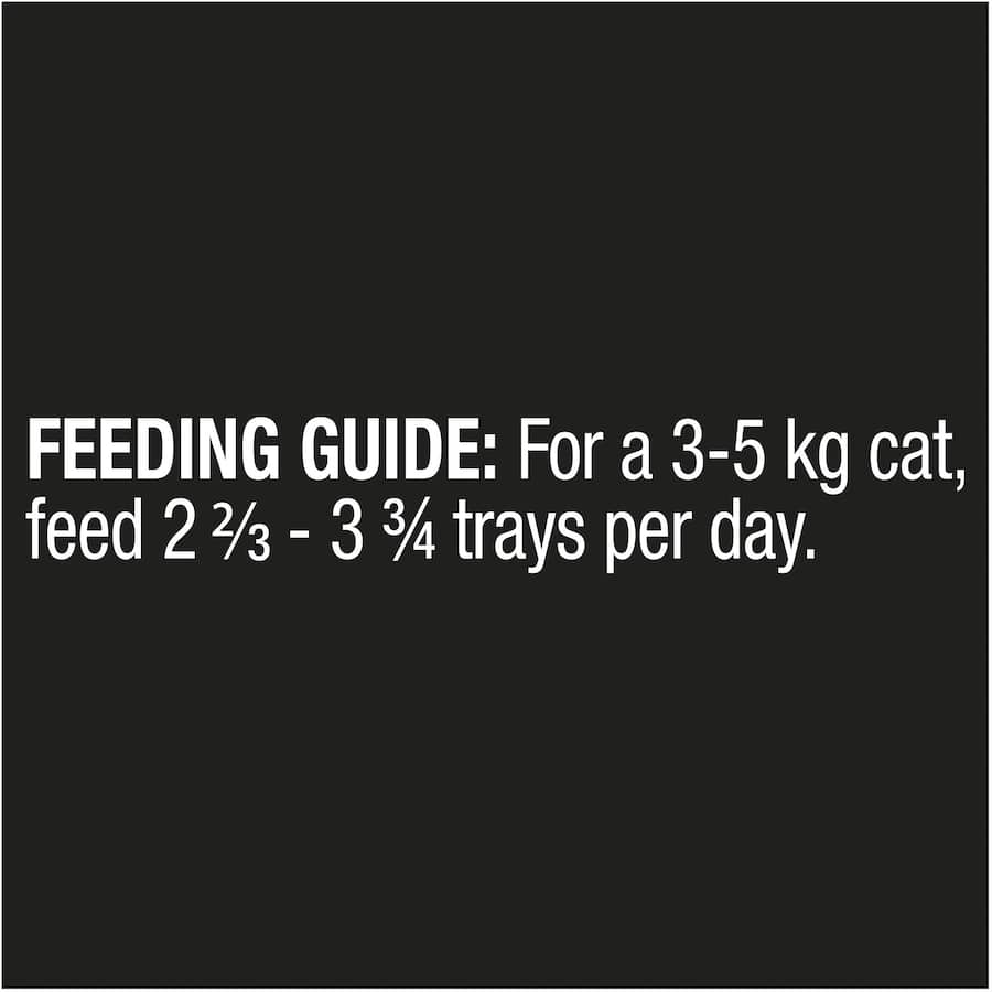 Tender slices of chicken in rich gravy, perfect for cat’s taste and nutrition in Dine Classic Collection’s wet cat food.
