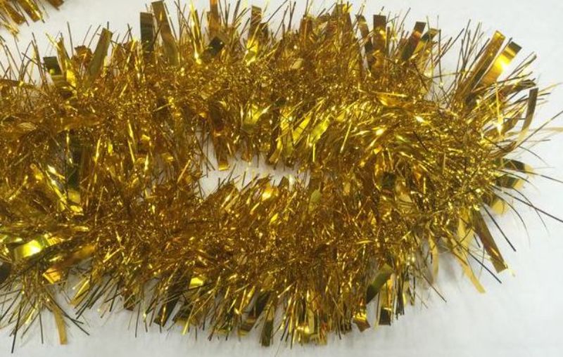 Set of 10 gold Christmas tinsel, each 2m long, ideal for decorating trees and wreaths with elegance and sparkle.
