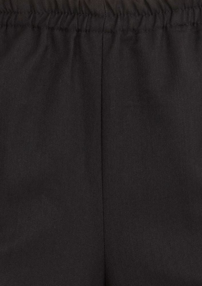 Navy ladies easy fit pant with tapered leg, deep pockets, and pull-on design, made of soft polyester and bamboo charcoal.