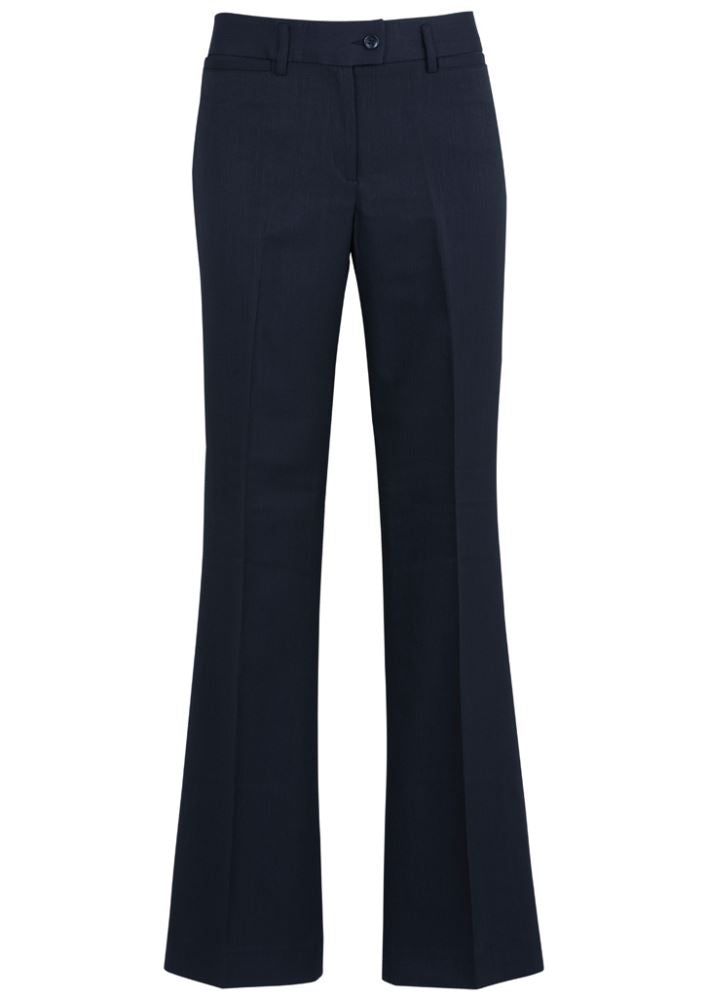 Navy ladies bootleg pants in size 18, featuring a relaxed fit, mid-rise design, and convenient front pockets for style and comfort.