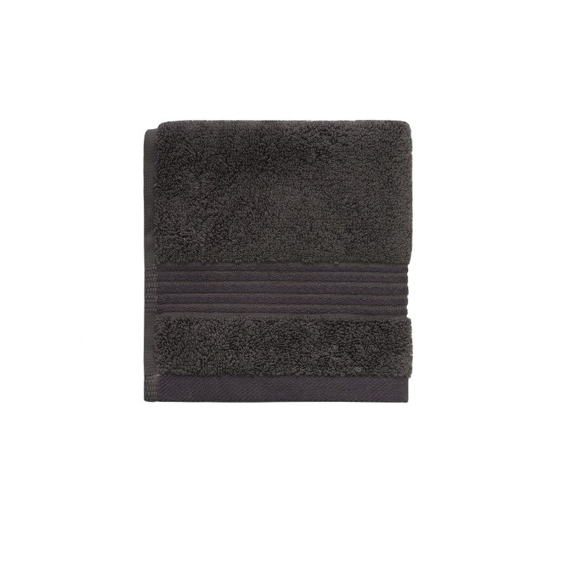 Luxurious aubergine face washer made of 100% Turkish cotton, vibrant colors, 600gsm, 2400x2400mm size.