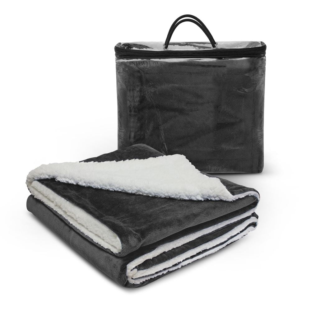 Oslo Luxury Blanket in black, 1524mm x 1270mm, made of soft velveteen fleece, perfect for indoor and outdoor use.