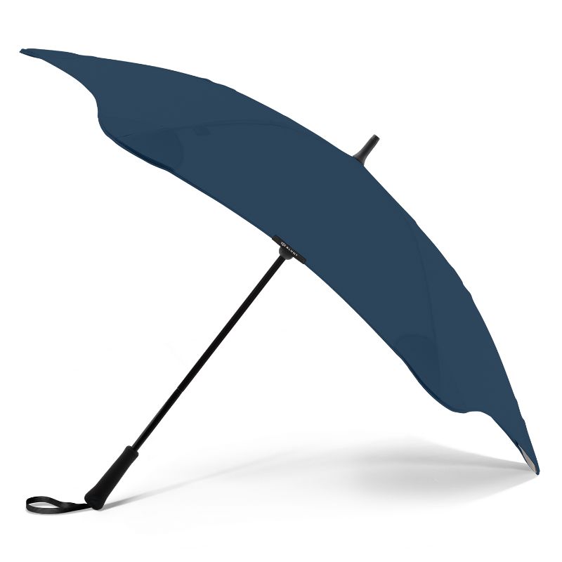 BLUNT Classic Umbrella in navy, featuring a 1200mm diameter, six-rib structure, and robust design for strong wind protection.