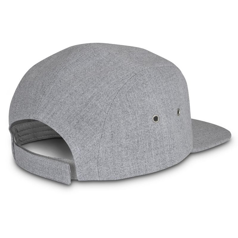 Stylish five-panel cap in heather grey with flat peak, sweat band, and adjustable Velcro for a comfortable fit.