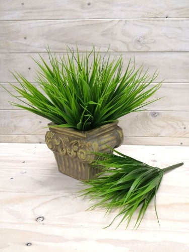 Lifelike green Vanilla Grass Bush, 31 cm tall, perfect for adding vibrant, maintenance-free decor to any indoor space.