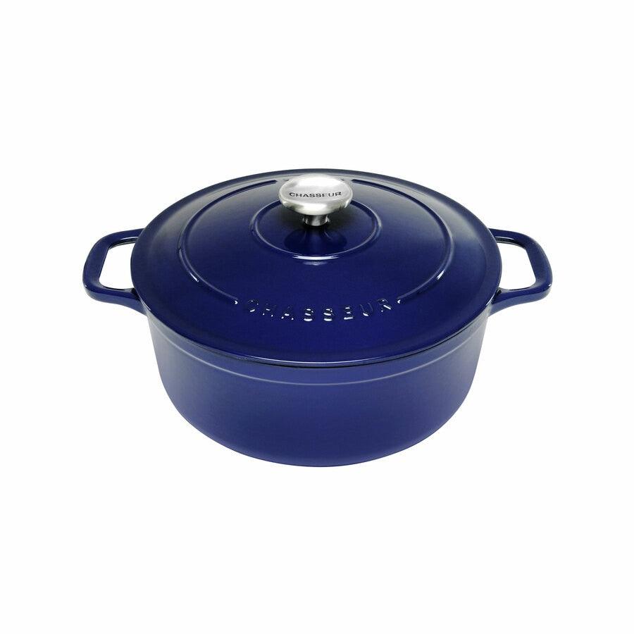 Chasseur Round French Oven in French Blue, 26cm, cast iron, ideal for slow cooking and elegant dining.