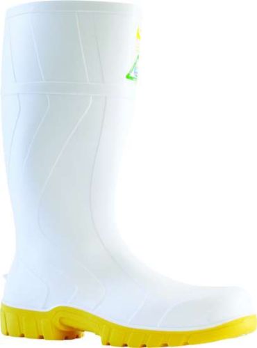 Bata Safemate Size 3 gumboots in white, featuring oil/acid resistant PVC sole and cushioned insole for safety and comfort.