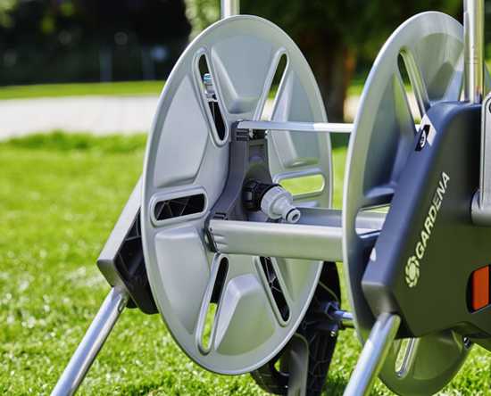 Gardena CleverRoll M Metal Hose Trolley, sturdy, space-saving design for efficient hose management and seamless rewinding.