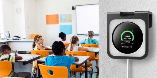 Honeywell Transmission Risk Air Monitor HTRAM-V1-W H, portable device for monitoring CO2, temperature, humidity with alert system.