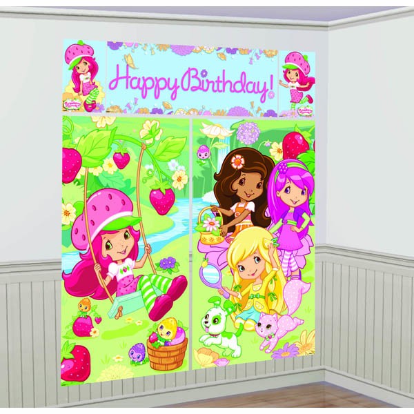 Colorful Strawberry Shortcake decorating kit with 5 plastic wall decorations for vibrant birthday parties and photo backdrops.