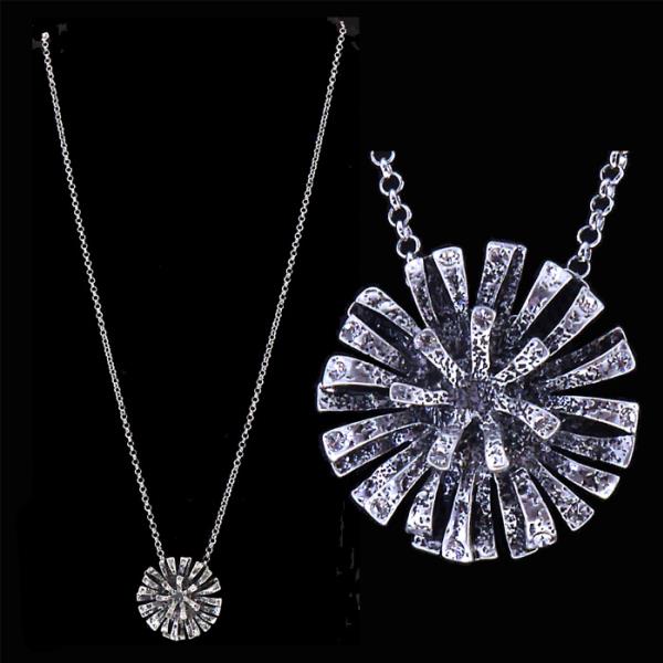 Antique silver flower necklace with crystal tips, 46 cm long, perfect for elevating any outfit with elegance.