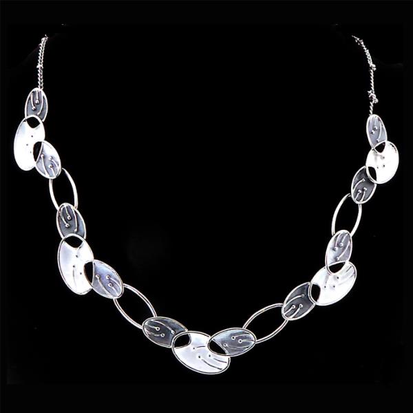 Rhodium plated necklace featuring elegant oval leaves in grey and white, adjustable length, perfect for any occasion.