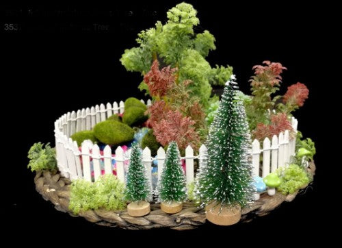 Charming white mini garden picket fence, 94cm circumference and 5cm high, perfect for decorating outdoor spaces and events.