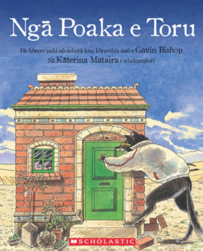 Colorful cover of 'Nga Poaka e Toru', a children's book featuring three pigs outsmarting a big bad wolf in their adventures.